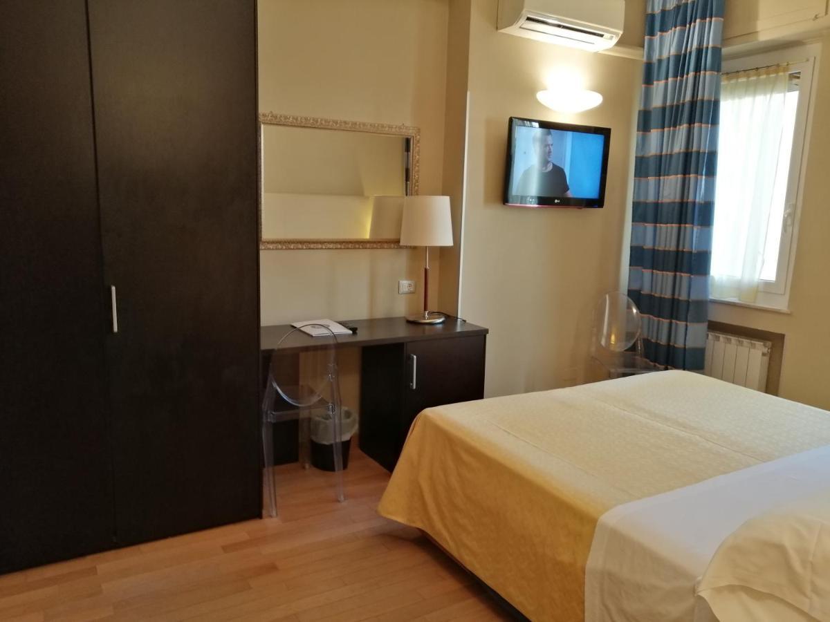 Hotel Corso Alaxi Hotels Alassio Kültér fotó