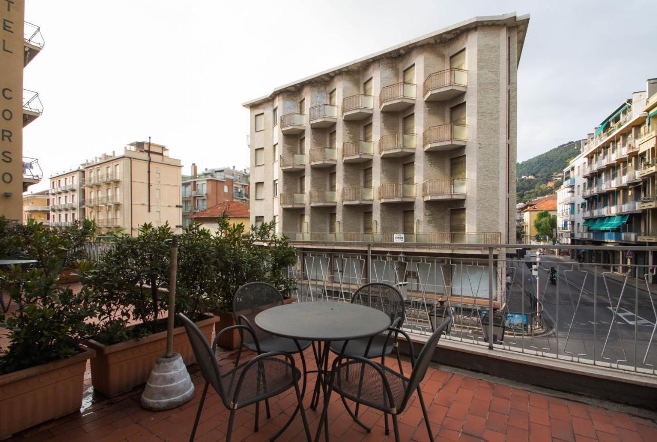 Hotel Corso Alaxi Hotels Alassio Kültér fotó