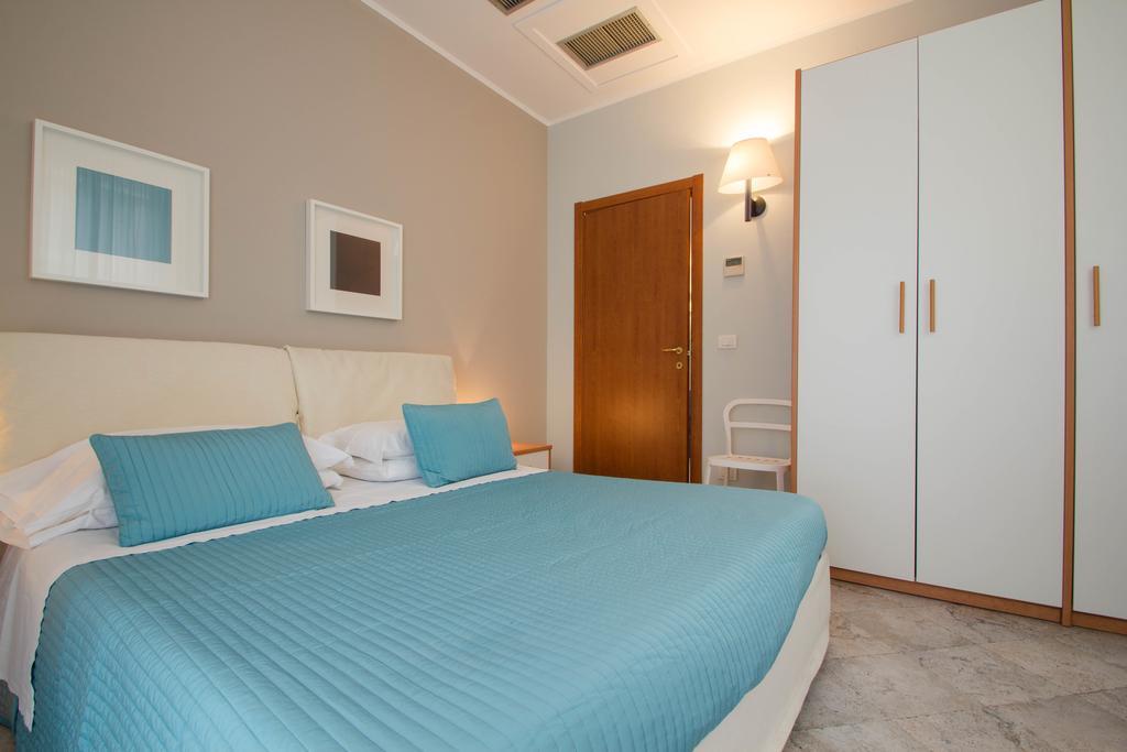 Hotel Corso Alaxi Hotels Alassio Szoba fotó