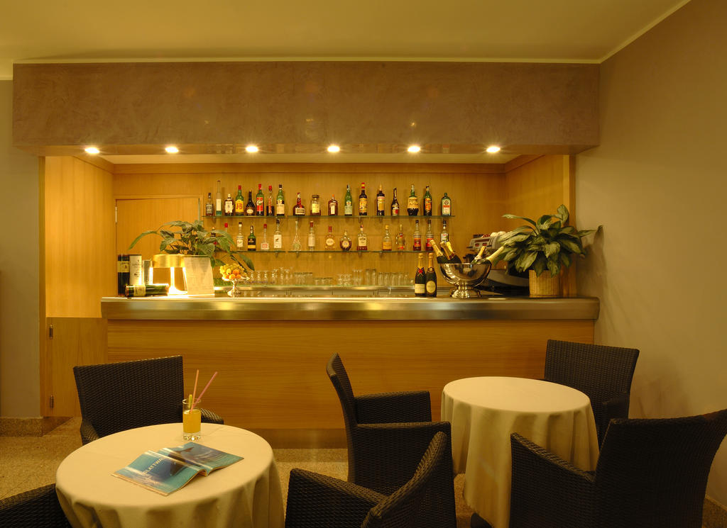 Hotel Corso Alaxi Hotels Alassio Kültér fotó